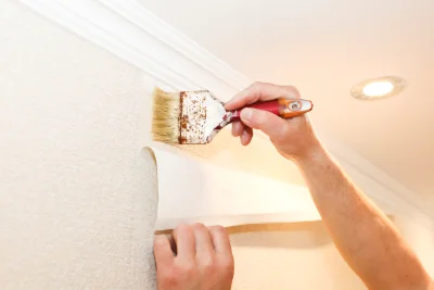 Pose de papier peint aux Plans — revêtements muraux et toiles de verre